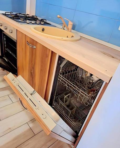 Apartament cu 2 camere decomandat, mobilat în Tomis Nord