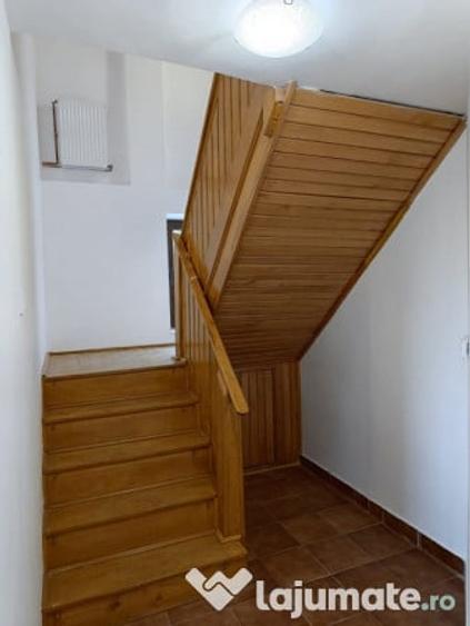 Casă cu 3 camere cu Teren 500 Mp în Central
