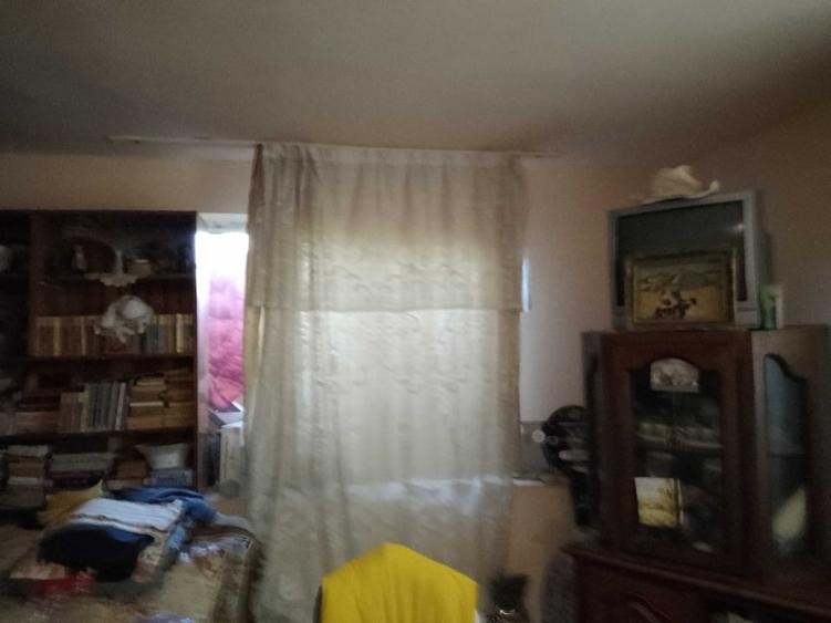 Casă individuală cu 4 camere cu Canalizare în Bariera Vâlcii