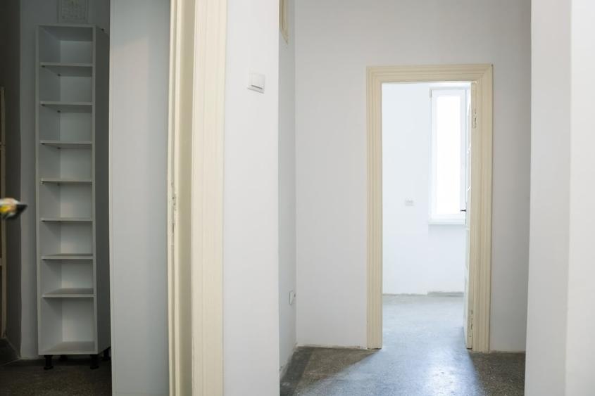 Apartament cu 3 camere circular în P-ța Unirii