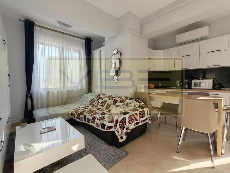 Apartament cu 4 camere semidecomandat, mobilat în Ultracentral