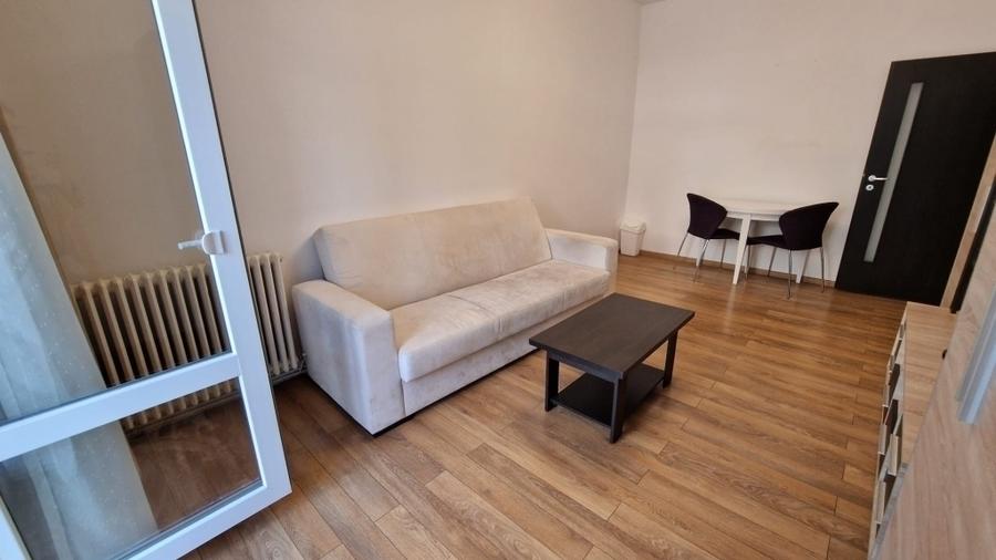 Apartament cu 2 camere decomandat, mobilat în Piața Unirii