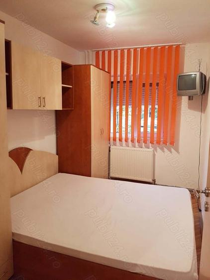 Apartament cu 3 camere decomandat în Lipovei
