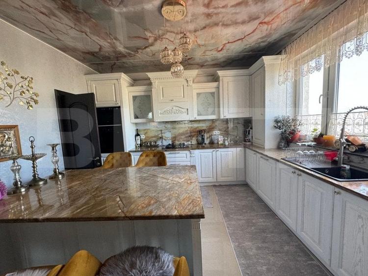 Apartament cu 4 camere decomandat, mobilat în Central