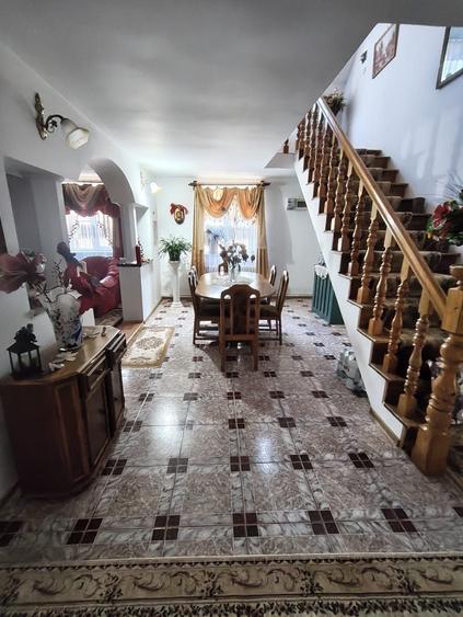 Casa, 380 mp, in Suceava, cartier Burdujeni, zona buna - 1