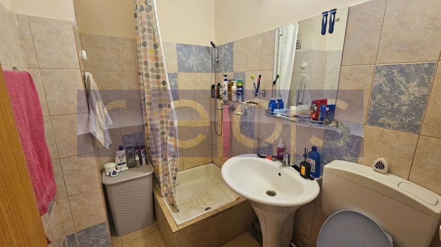 Apartament cu 4 camere decomandat în Sebastian