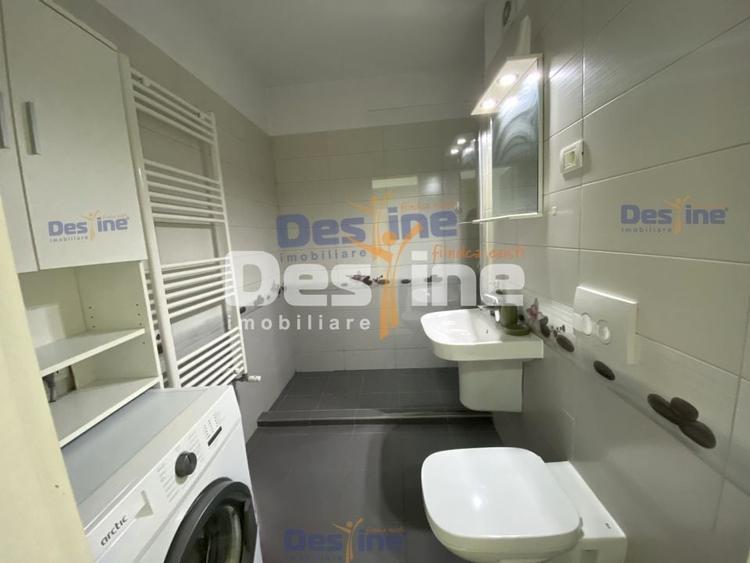 Apartament cu 2 camere decomandat în Tractorul