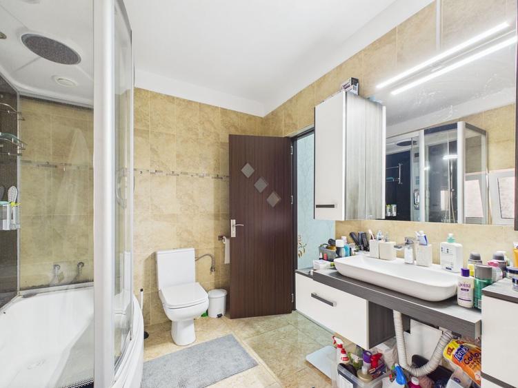 Apartament cu 3 camere decomandat, mobilat în Drumul Taberei
