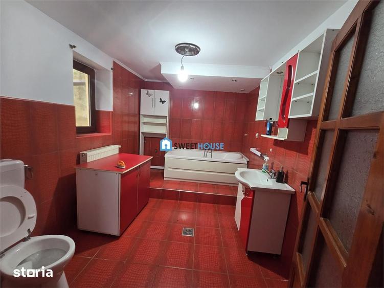 Casă cu 4 camere cu Teren 210 Mp în Central