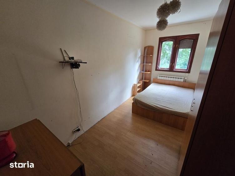 Inchiriez apartament 3 camere - 1