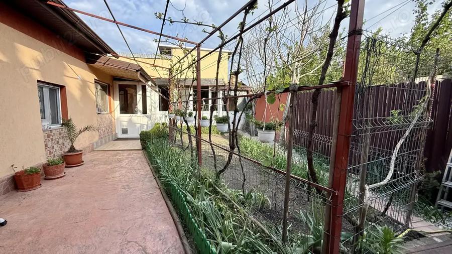 Casă cu 6 camere în Central