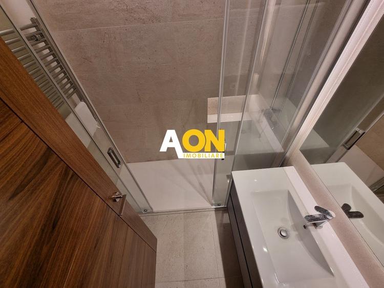 Apartament cu 3 camere decomandat, mobilat în Central