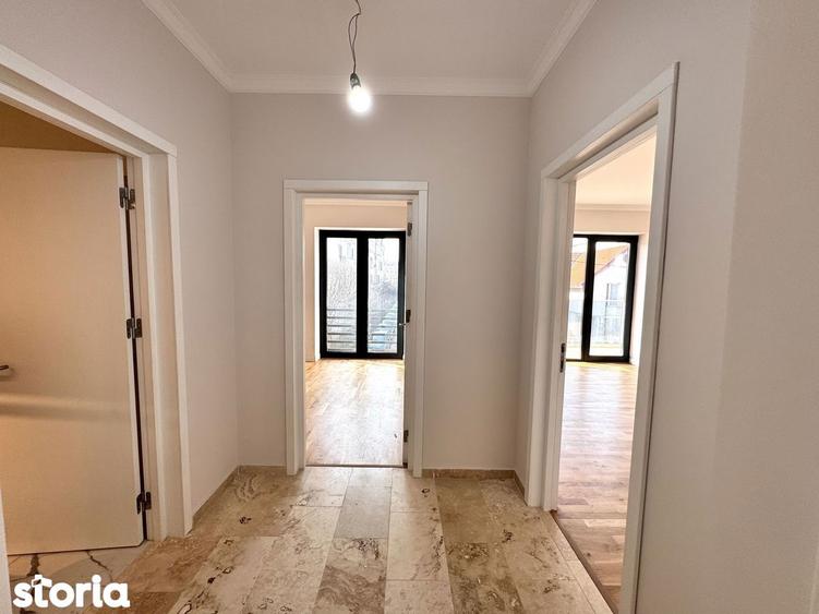 Apartament cu 3 camere în Tei