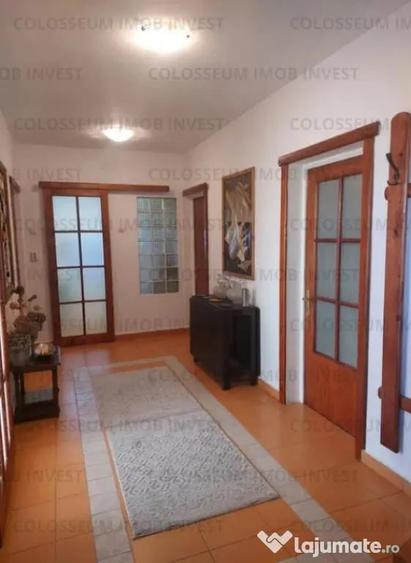 Apartament cu 3 camere decomandat în Centrul Istoric