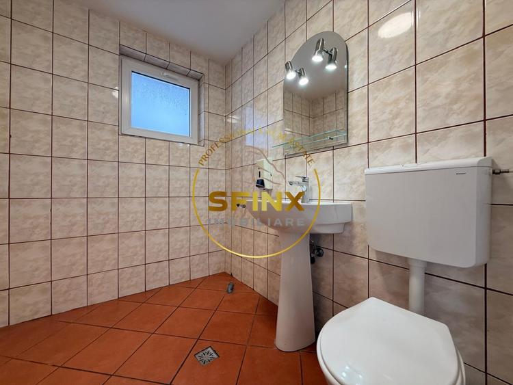 Casă individuală cu 13 camere cu Canalizare în Gara de Nord