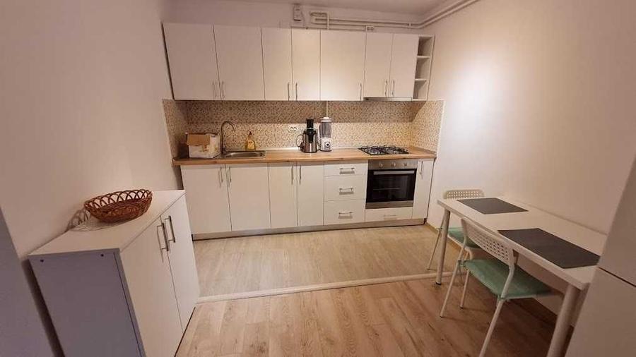 Apartament cu 2 camere decomandat în Exterior Vest