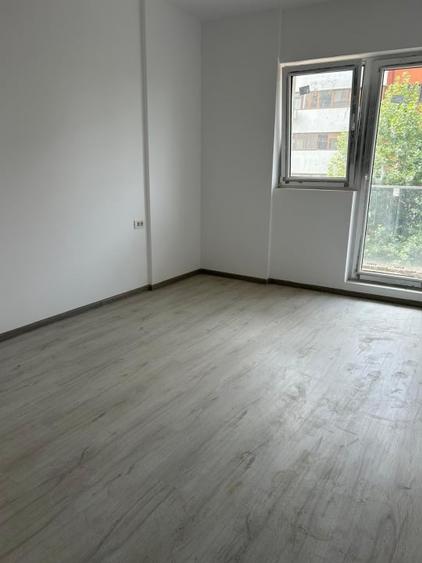 Apartament cu 2 camere decomandat în Berceni — fotografia 3