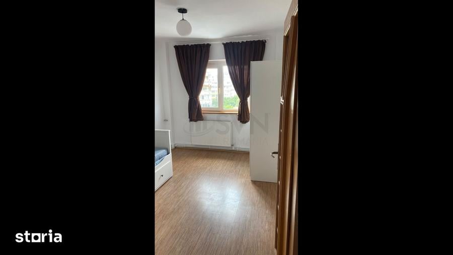 Apartament cu 4 camere semidecomandat în Tineretului