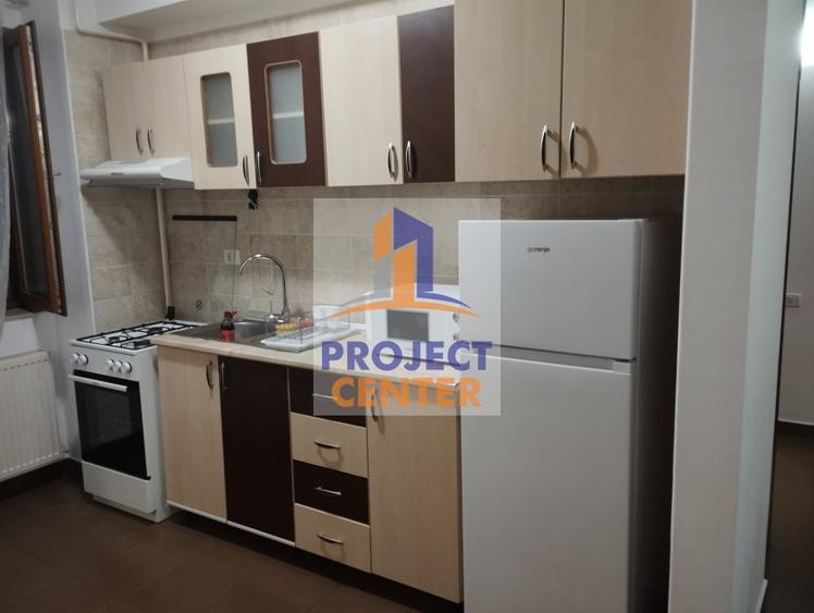 Apartament cu 3 camere decomandat, mobilat în Găvana Platou