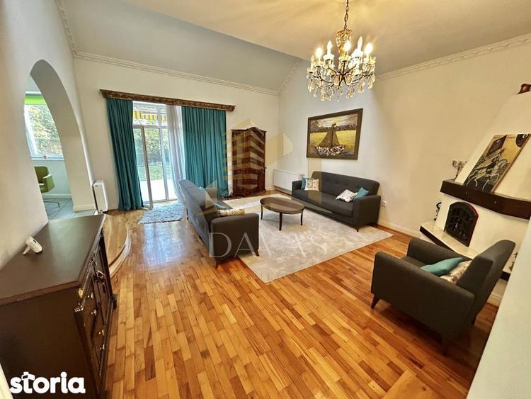 Casă cu 5 camere semidecomandat cu Garaj în Gruia