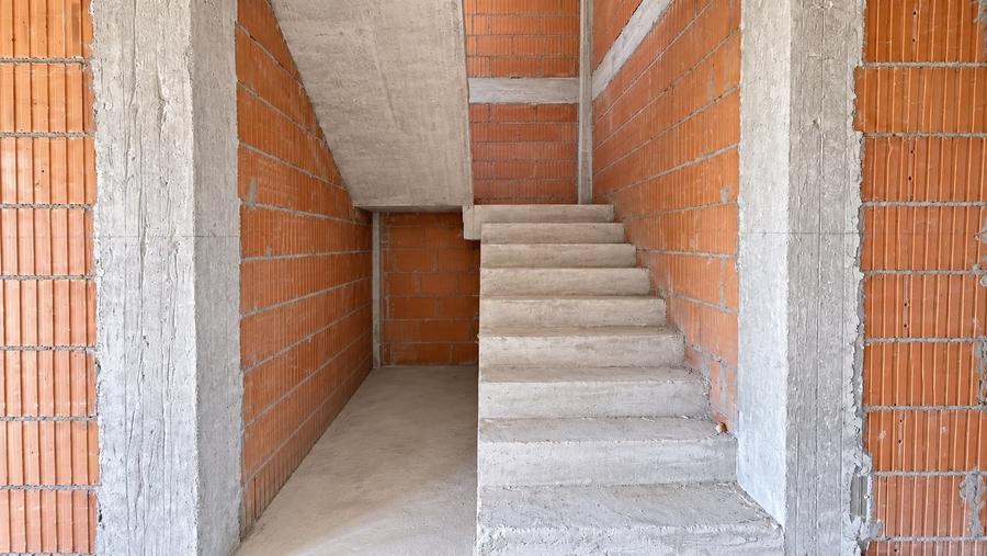 Duplex cu 5 camere cu Canalizare în Freidorf