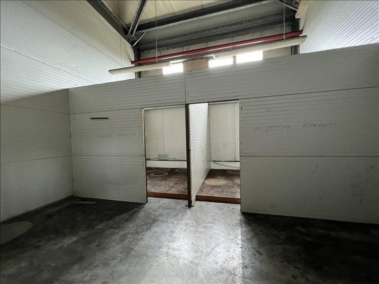 Spațiu comercial, de 3,290 mp, în Carani