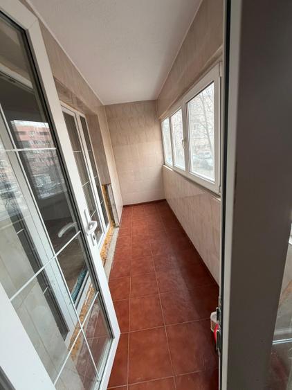 Apartament cu 3 camere decomandat, mobilat în Drumul Taberei