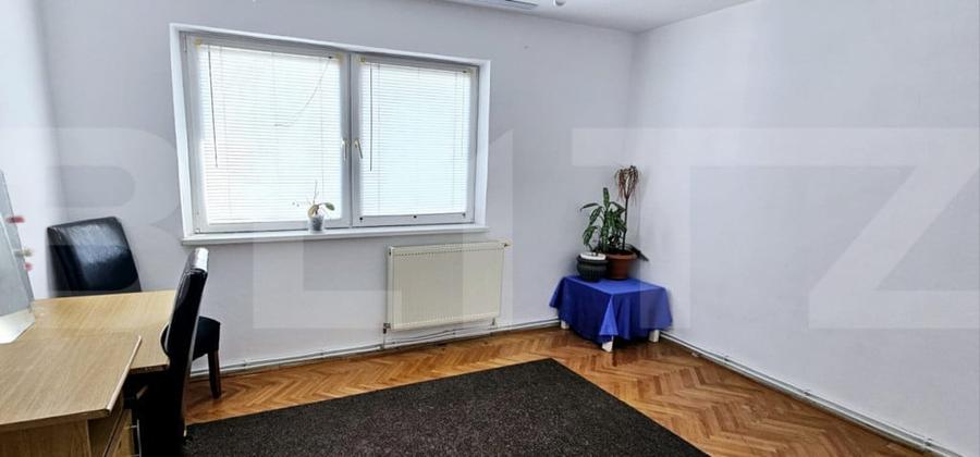 Apartament cu 3 camere decomandat în Simeria