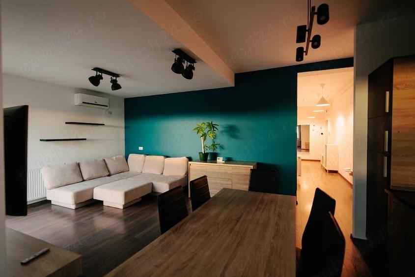 Apartament cu 3 camere decomandat în Central
