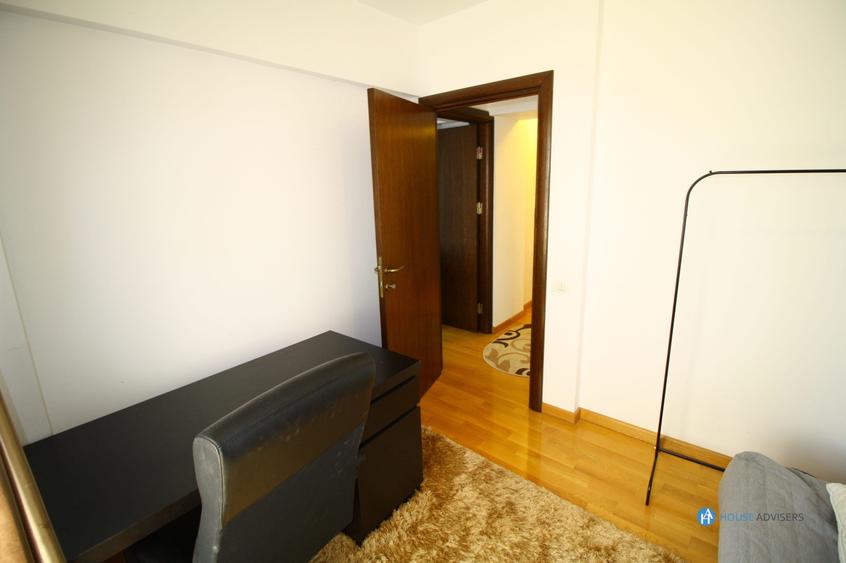 Apartament cu 3 camere, mobilat în Universitate