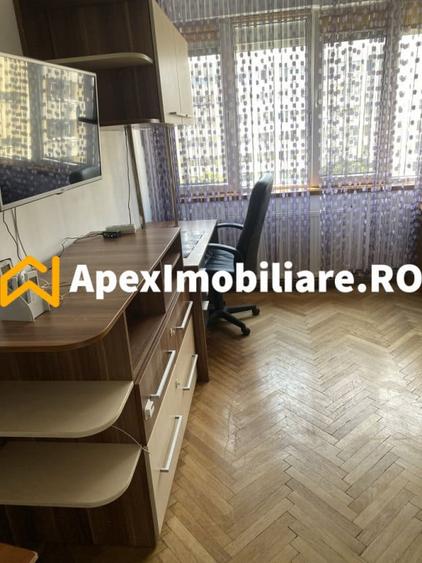 Apartament cu 3 camere decomandat în Colentina