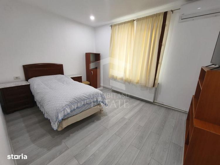 Casă cu 4 camere în Palazu Mare