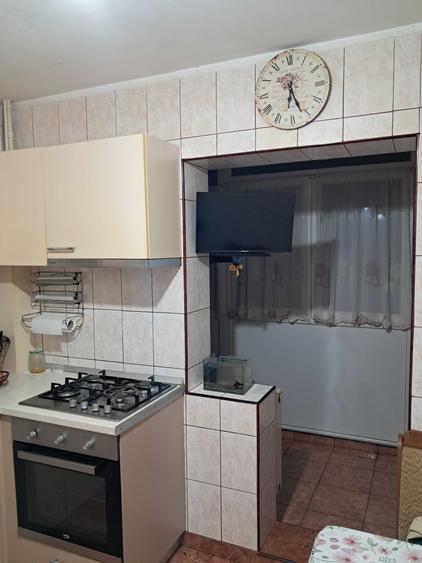 Apartament cu 3 camere decomandat în Militari