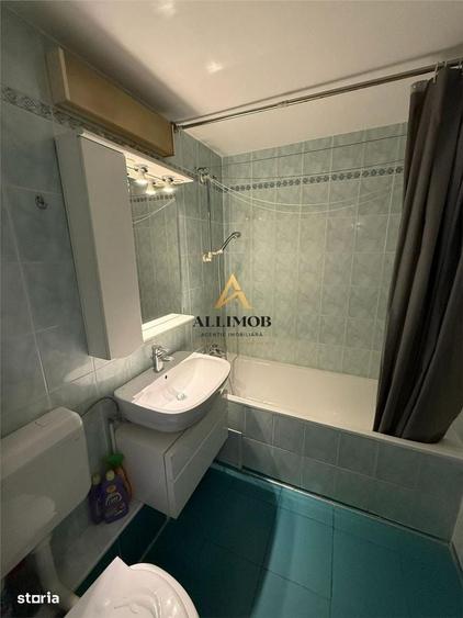 Apartament cu 3 camere în Malu Roșu