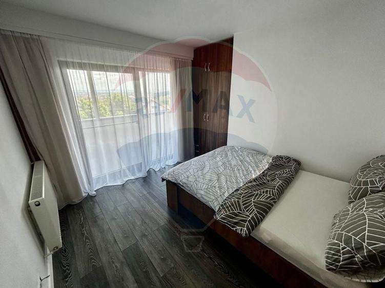Apartament cu 3 camere decomandat în Valea Roșie