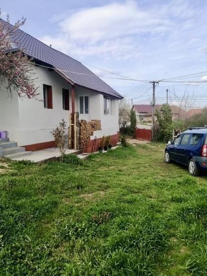 Casă individuală cu 4 camere cu Canalizare în Sânmihaiu Almașului