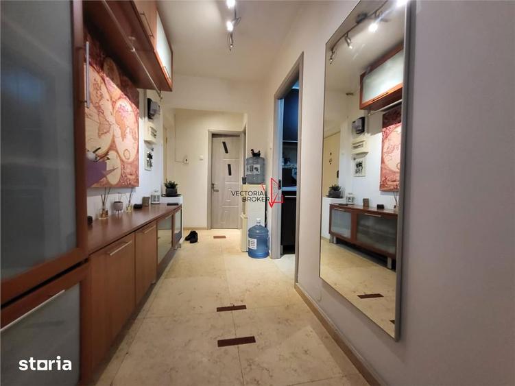 Apartament cu 4 camere semidecomandat, mobilat în Berceni