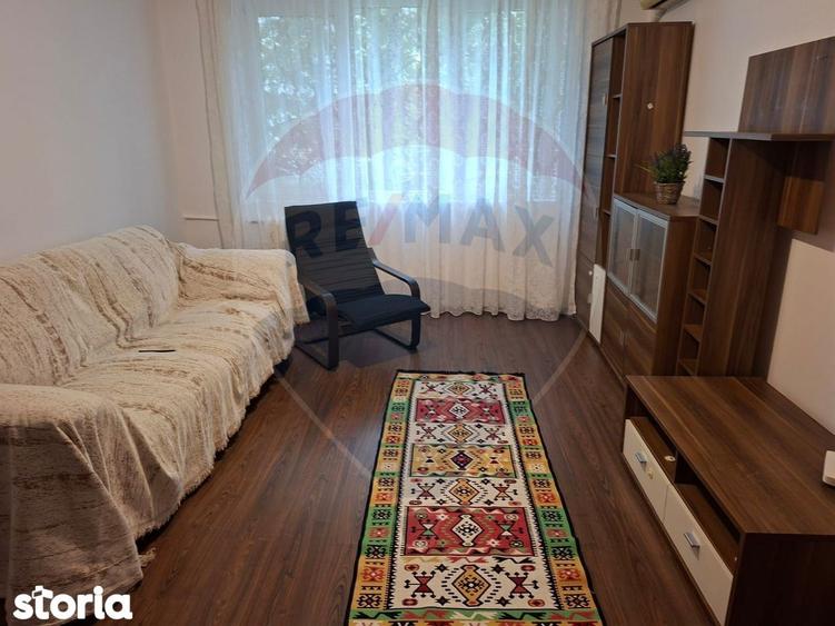Apartament cu 3 camere semidecomandat în Sălăjan