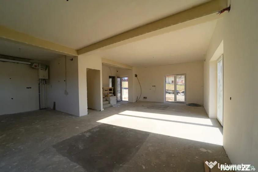 Casă cu 4 camere cu Teren 235 Mp în Central