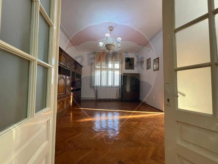 Casă cu 4 camere cu Teren 998 Mp în Gara