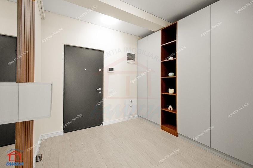 Apartament cu 3 camere decomandat, mobilat în