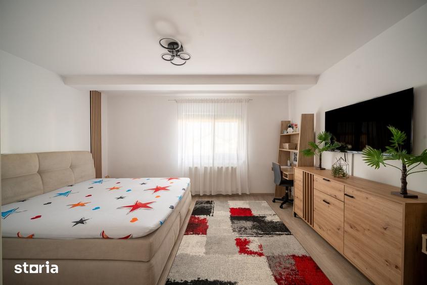Casă cu 5 camere decomandat cu Teren 60 Mp în Central