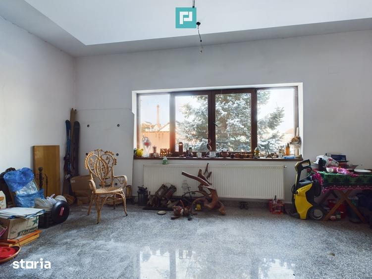 Teren de 8369 mp, în Margina