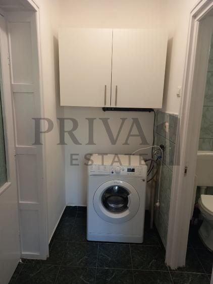 Apartament cu 3 camere semidecomandat, mobilat în Central