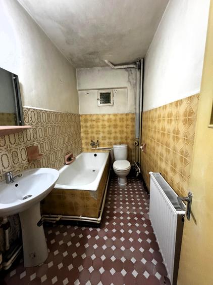 Apartament cu 3 camere decomandat în Târgu Cucu