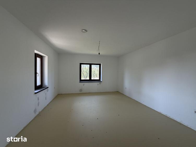 Casă cu 3 camere cu Teren 2900 Mp în Dobrin