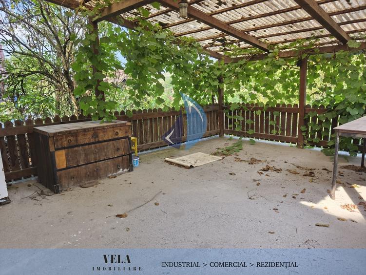 Casă individuală cu 3 camere cu Teren 1680 Mp în Est