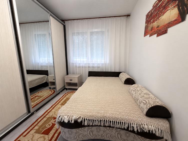 Apartament cu 2 camere semidecomandat, mobilat în Micro 40