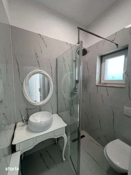 Casă cu 6 camere cu Teren 1500 Mp în Central