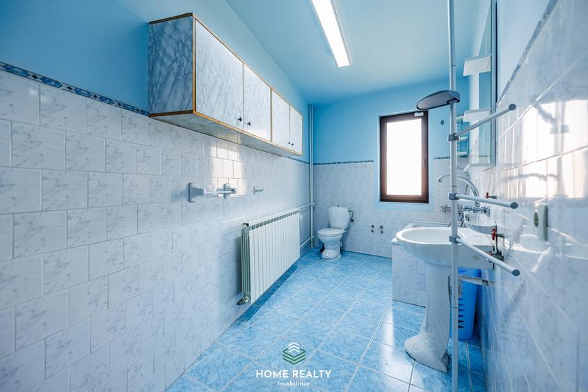 Casă cu 11 camere cu Canalizare în Lugoj